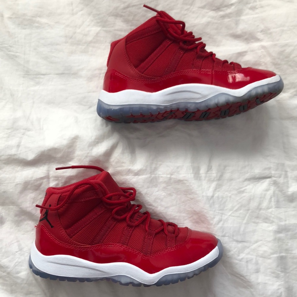 All red 11’s